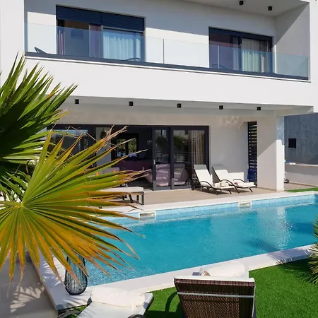 Amazing In With Sauna *