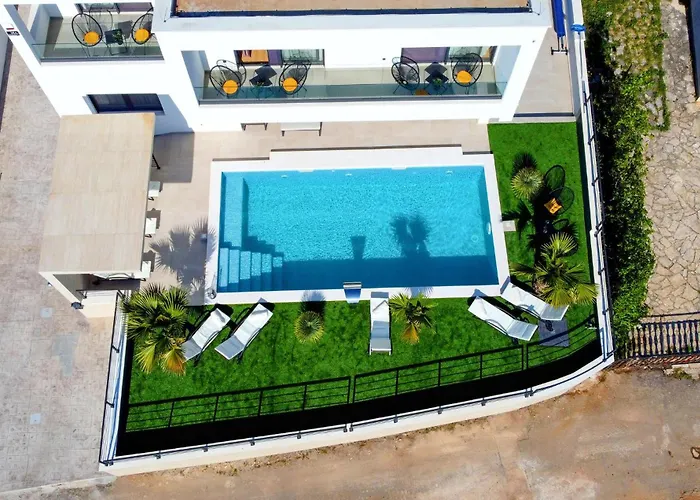 Feriehus Amazing In With Sauna